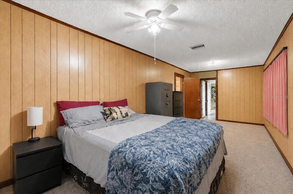 675 BAY AVENUE — photo 15 of 47