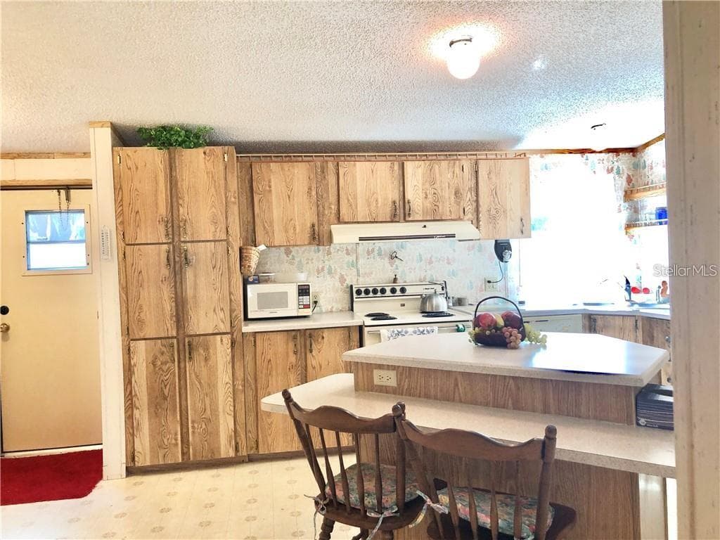 1948 REGINA DRIVE — photo 4 of 18