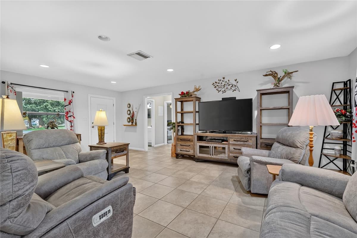 37414 TURNER DRIVE — photo 5 of 30
