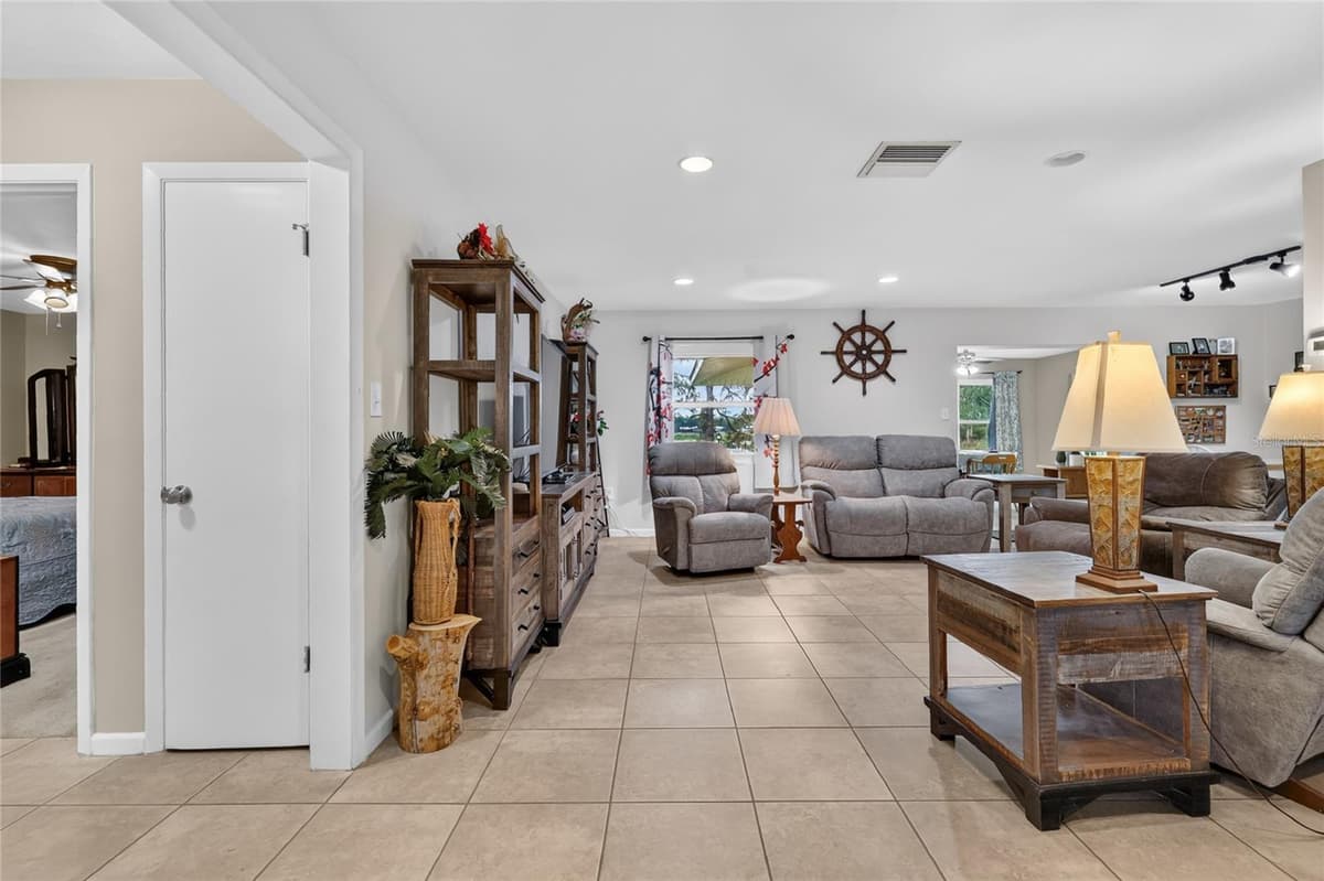 37414 TURNER DRIVE — photo 6 of 30