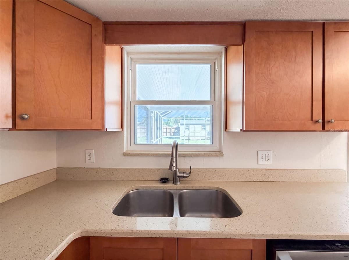 624 SHERMAN ROAD — photo 16 of 20