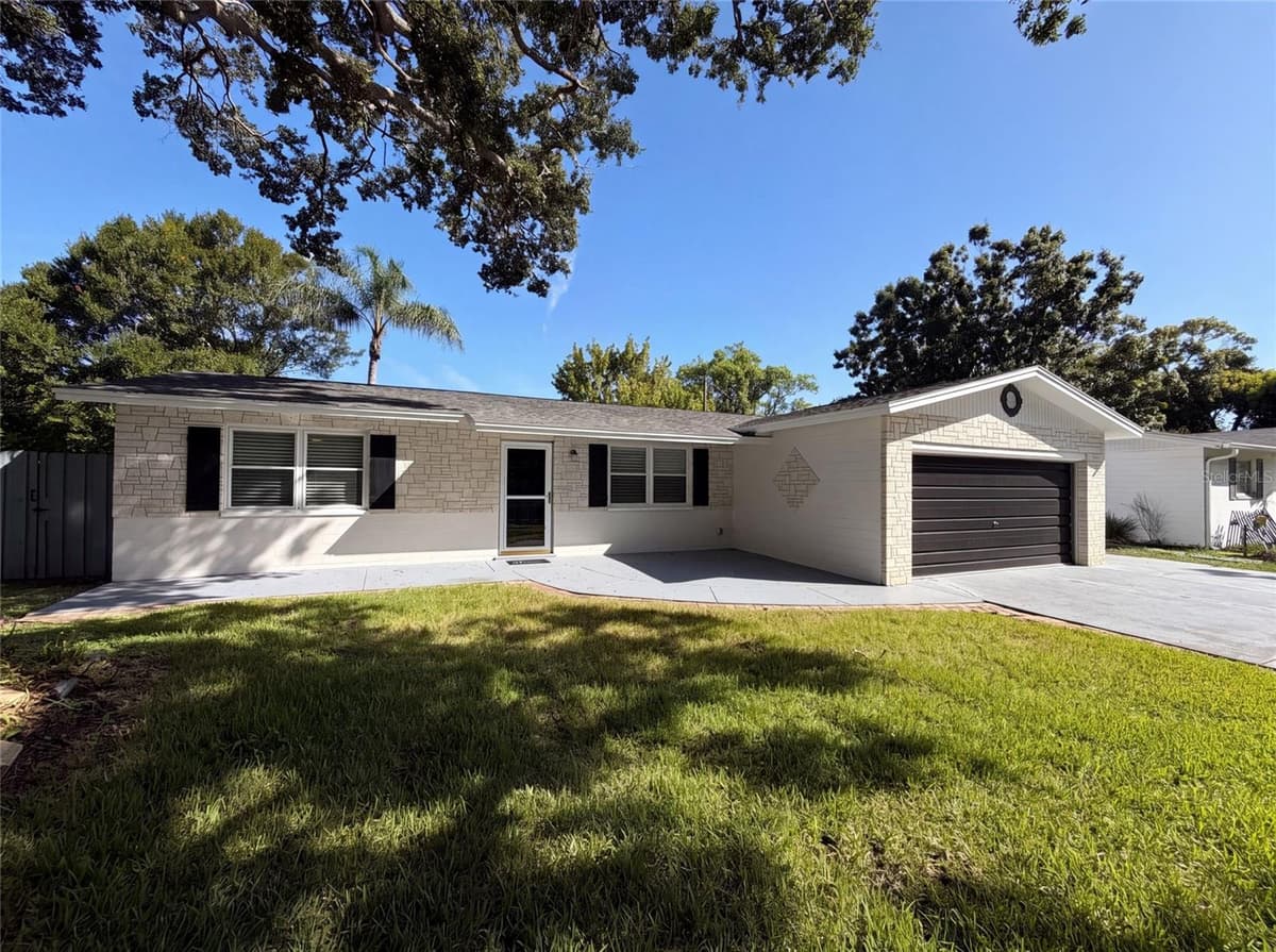 624 SHERMAN ROAD — photo 1 of 20