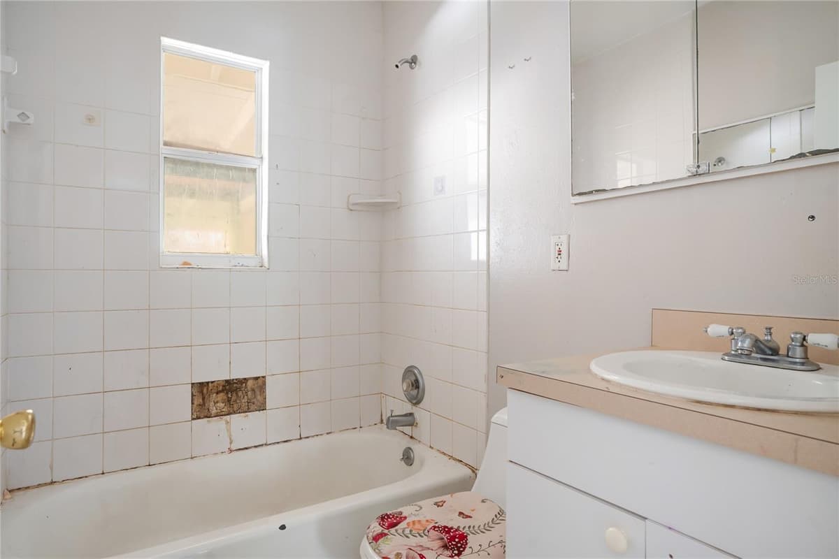 3917 ROYAL PALM AVENUE — photo 13 of 24