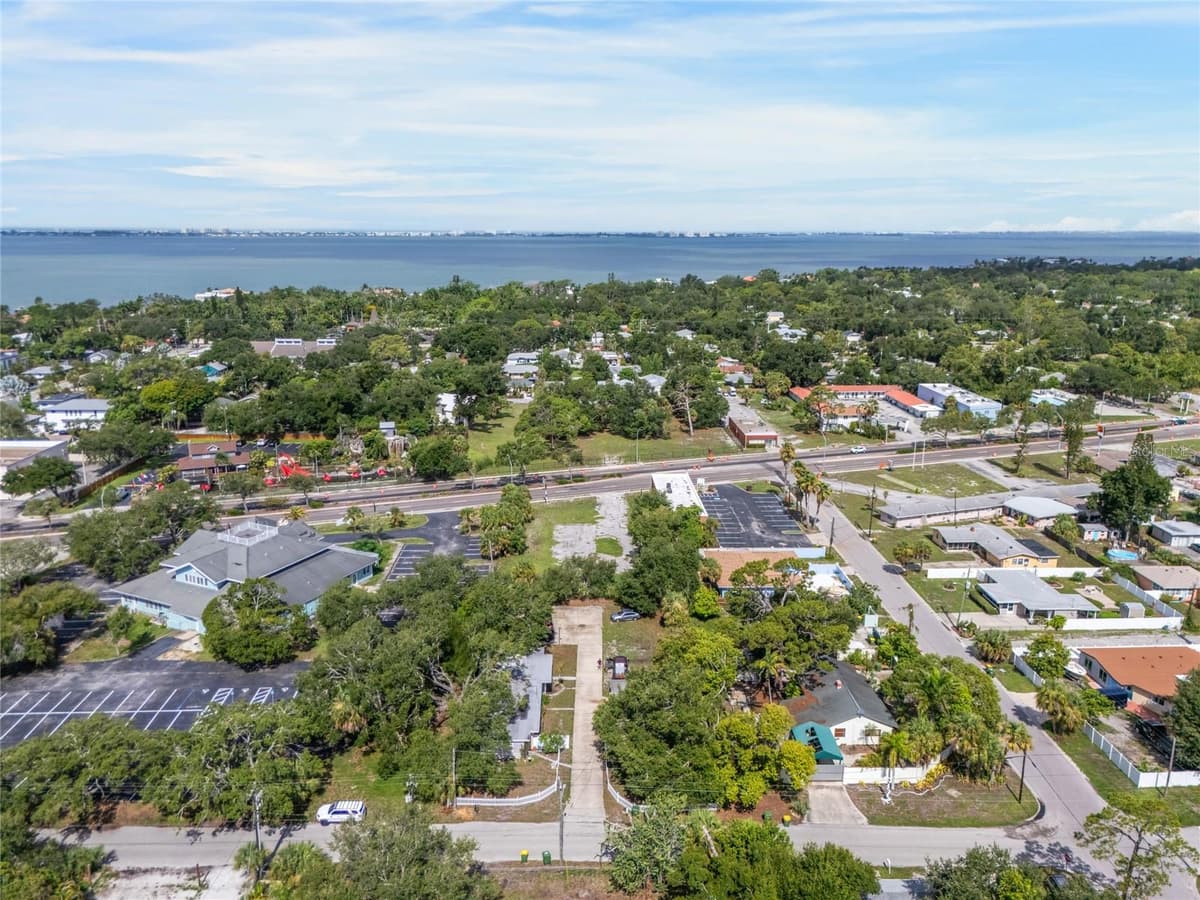 3917 ROYAL PALM AVENUE — photo 14 of 24