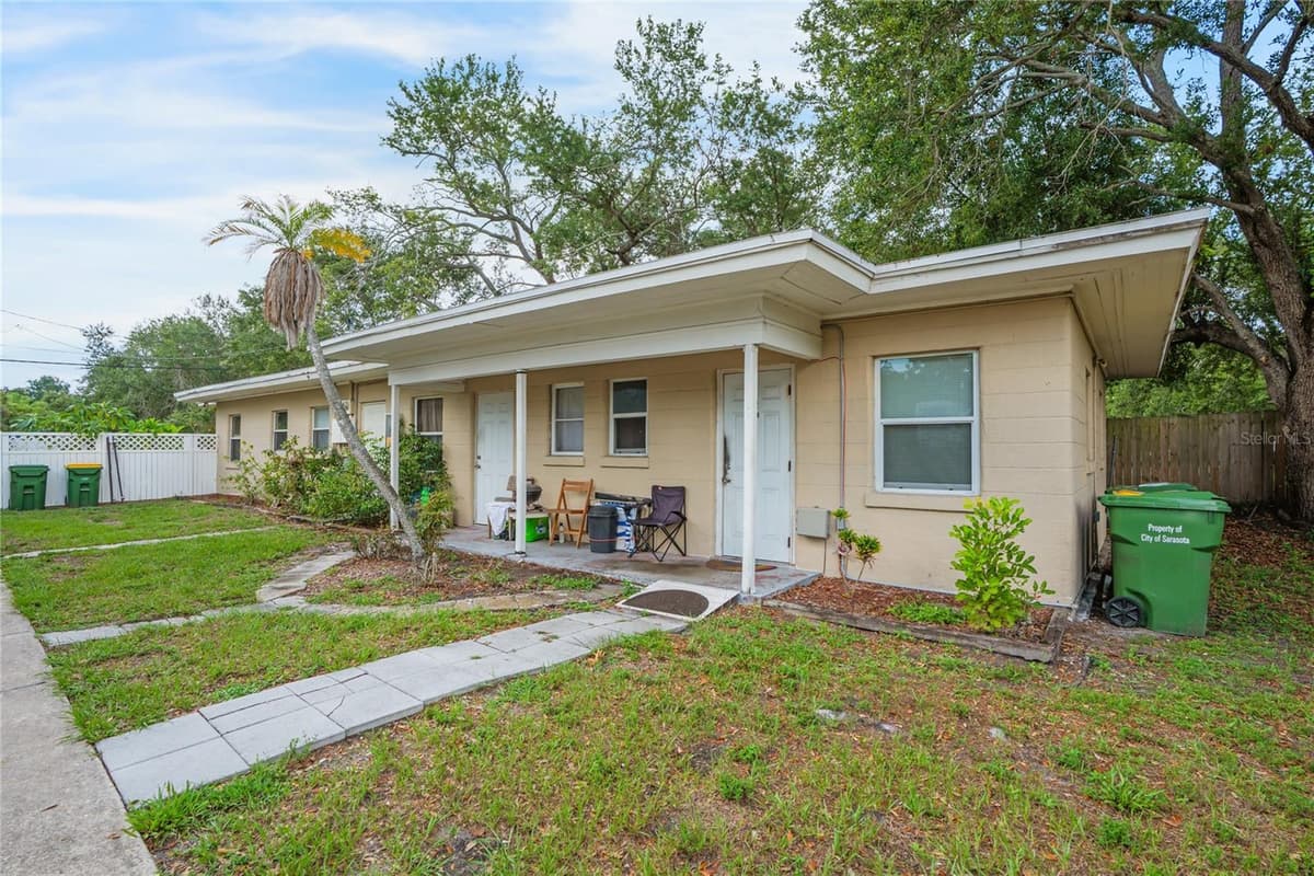 3917 ROYAL PALM AVENUE — photo 1 of 24