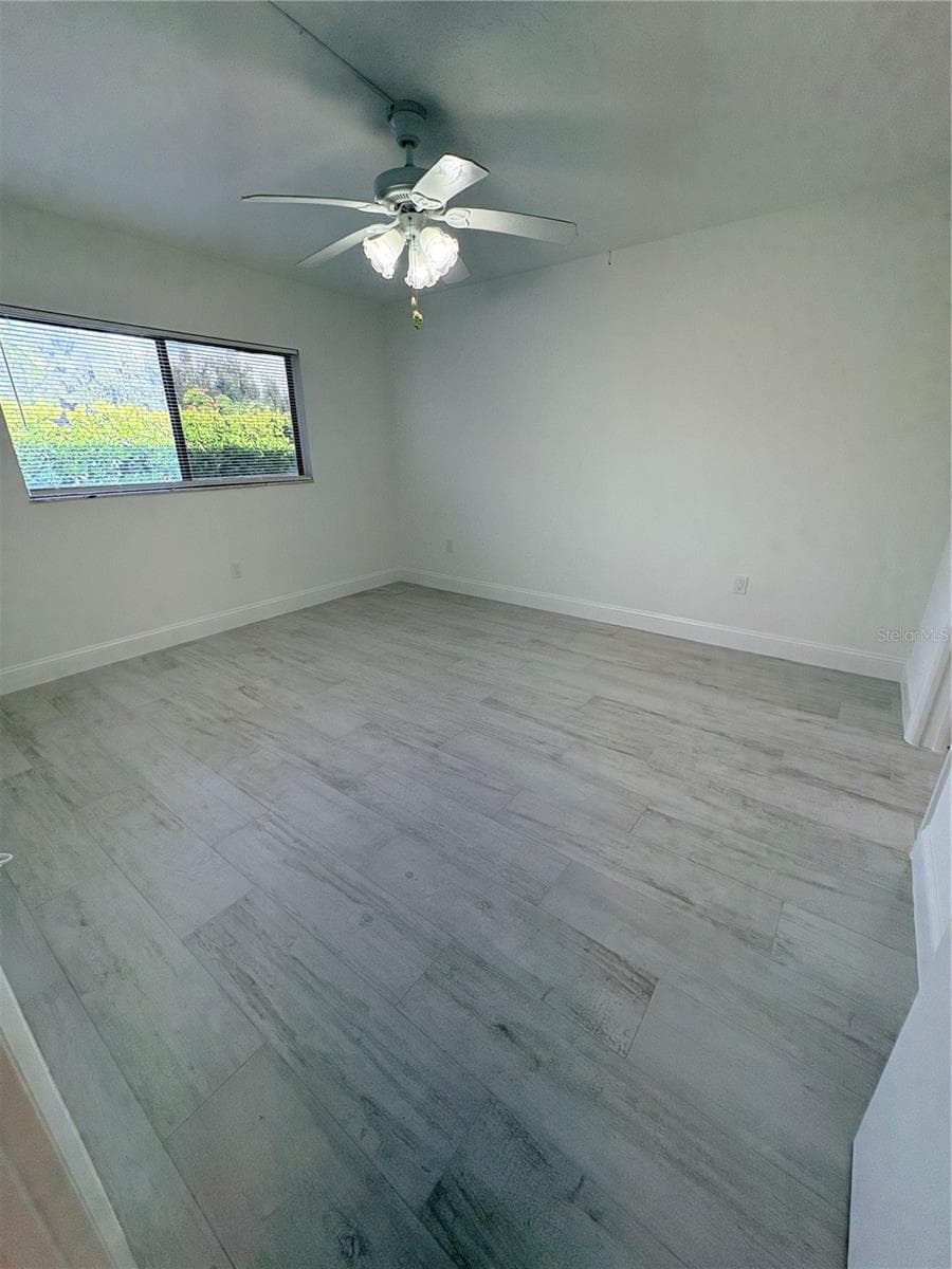 16340 DUBLIN CIRCLE — photo 9 of 30