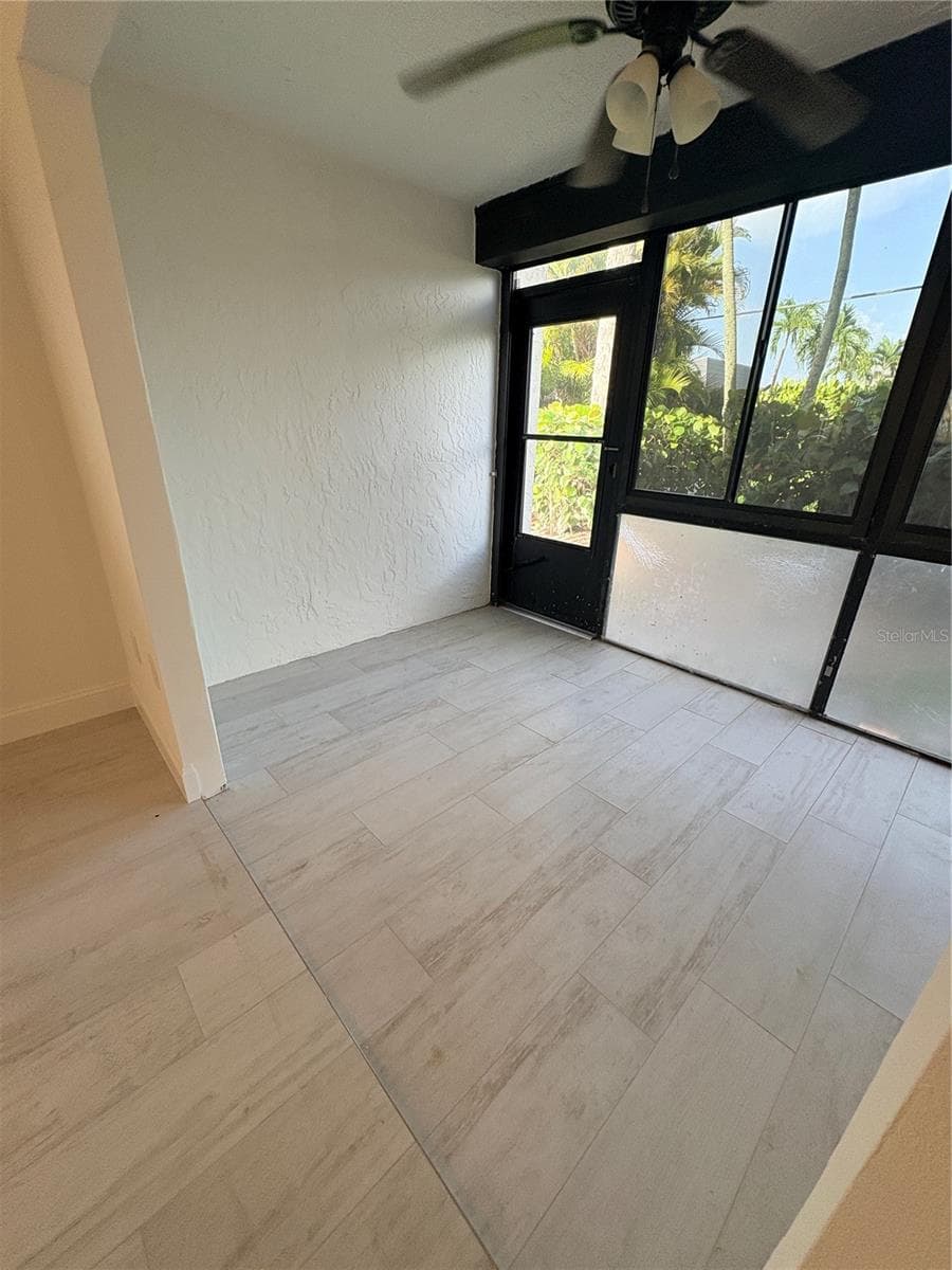 16340 DUBLIN CIRCLE — photo 11 of 30