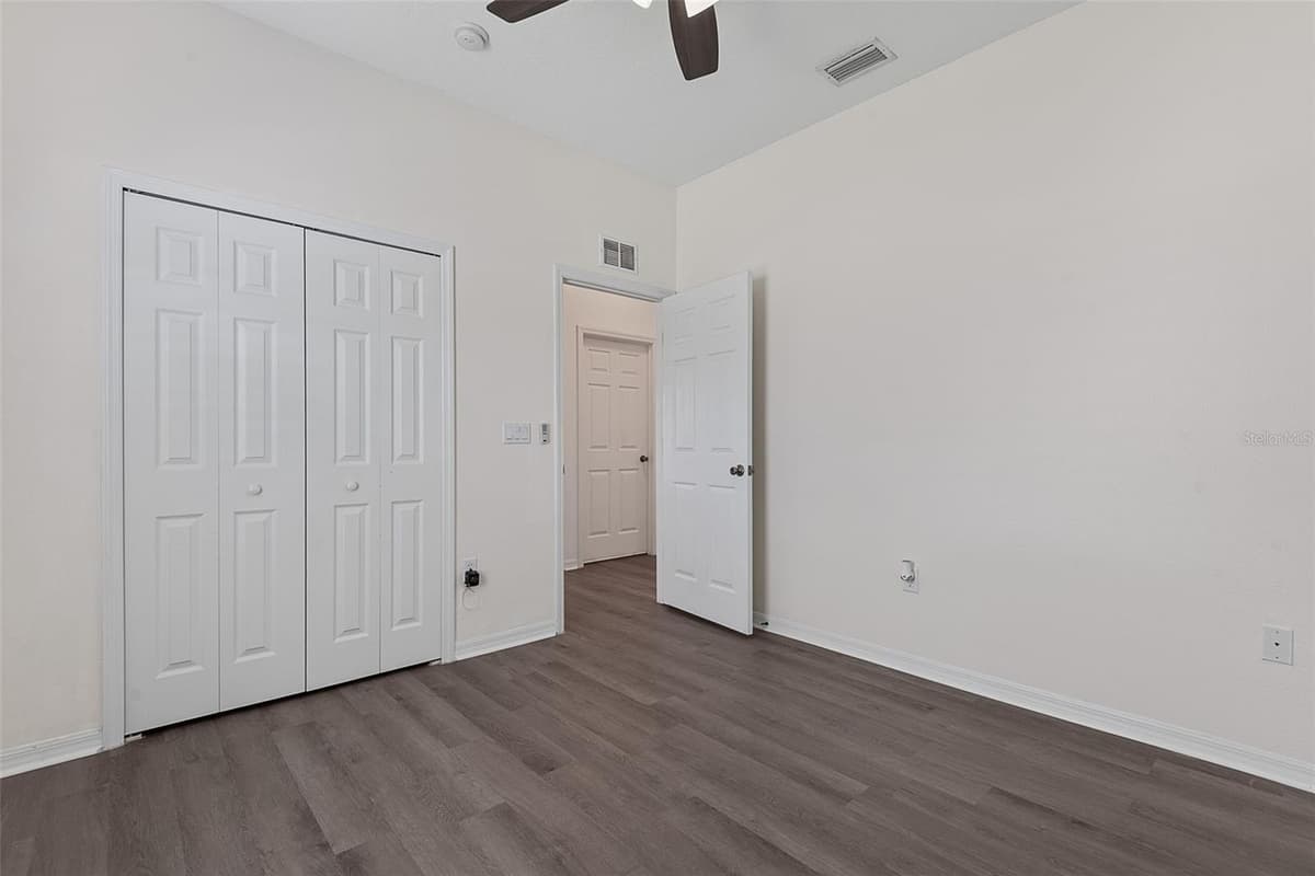 54 PARKVIEW DRIVE — photo 29 of 58