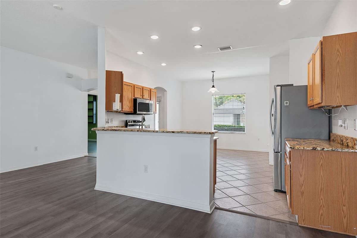 54 PARKVIEW DRIVE — photo 9 of 58
