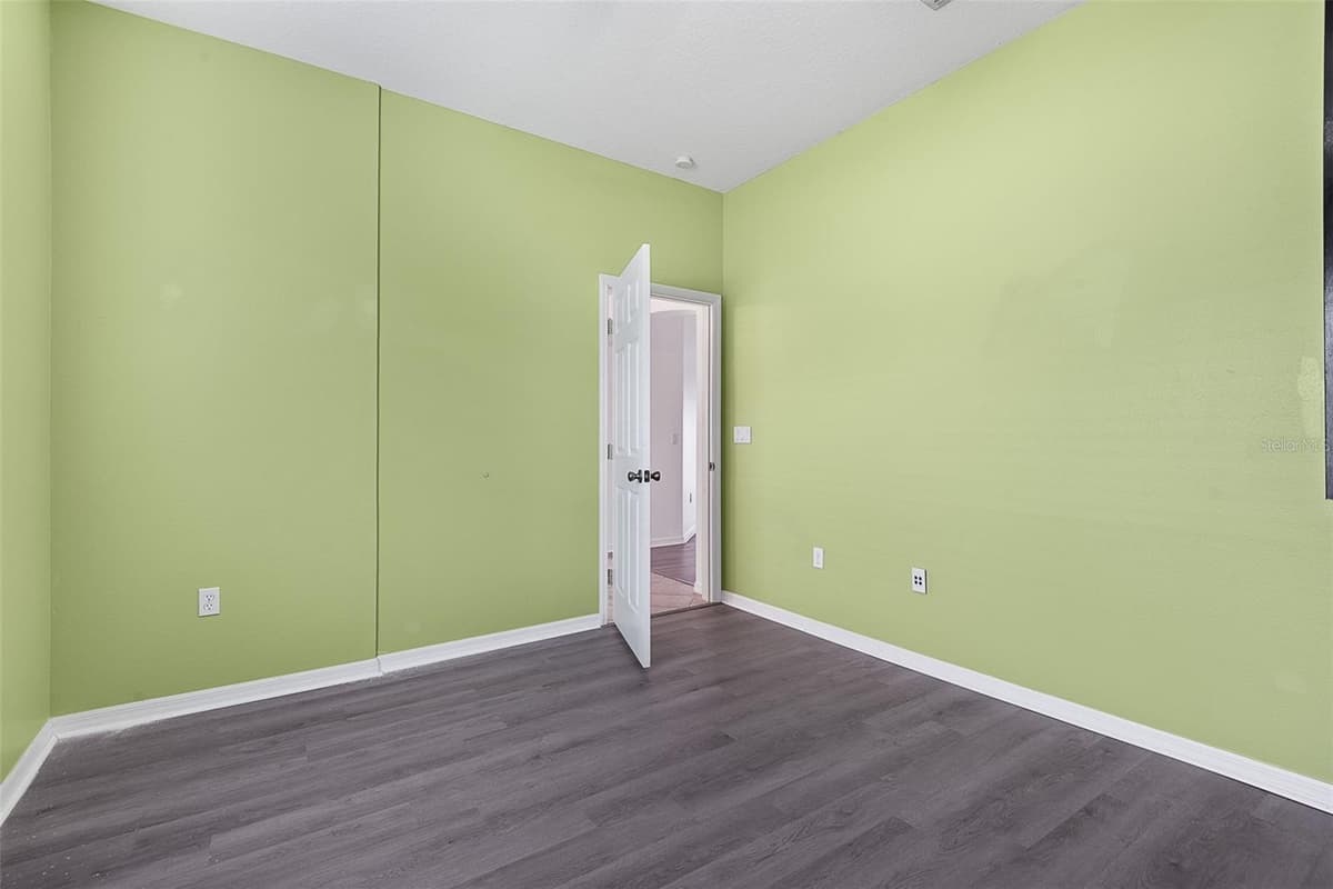 54 PARKVIEW DRIVE — photo 19 of 58