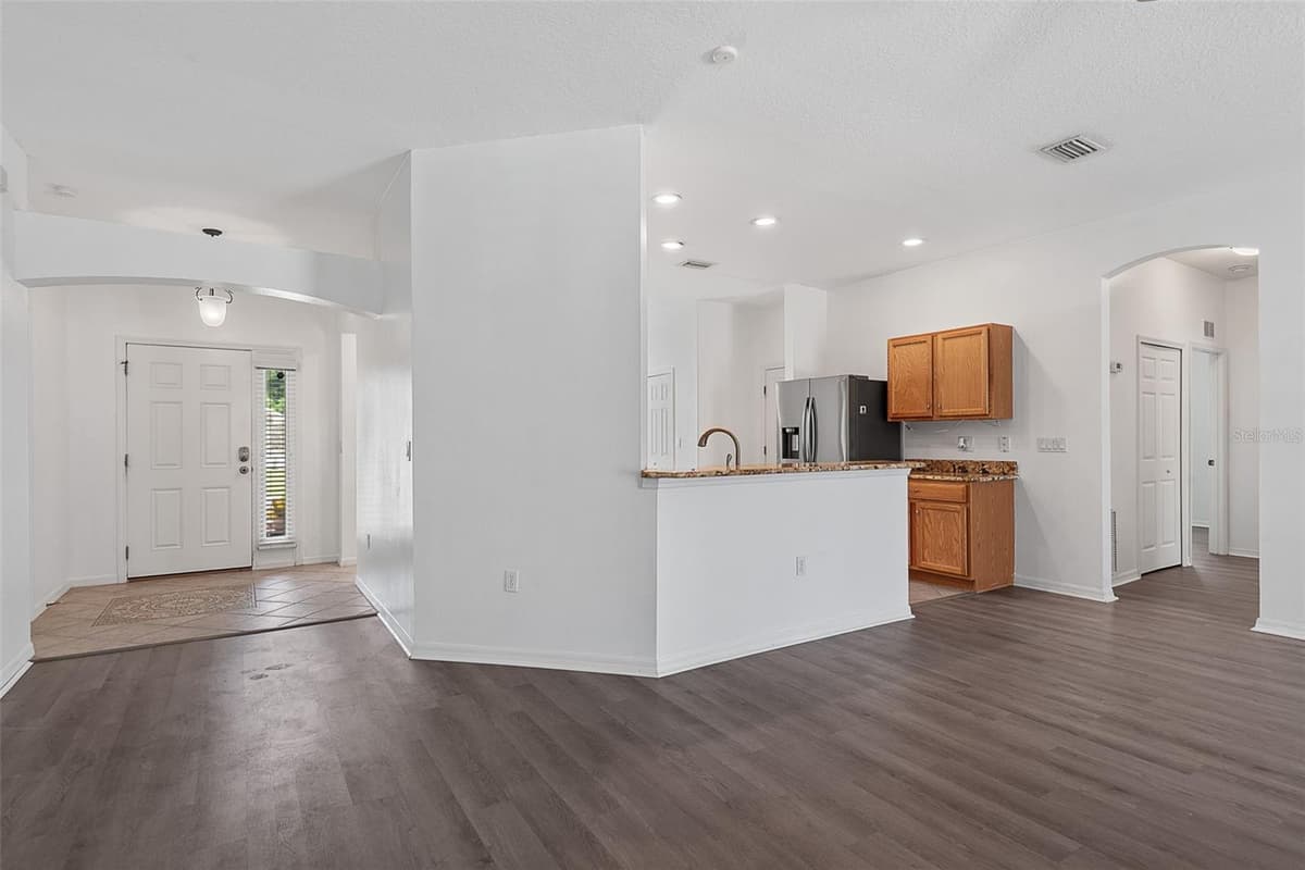 54 PARKVIEW DRIVE — photo 8 of 58