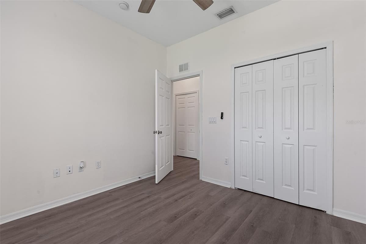 54 PARKVIEW DRIVE — photo 33 of 58