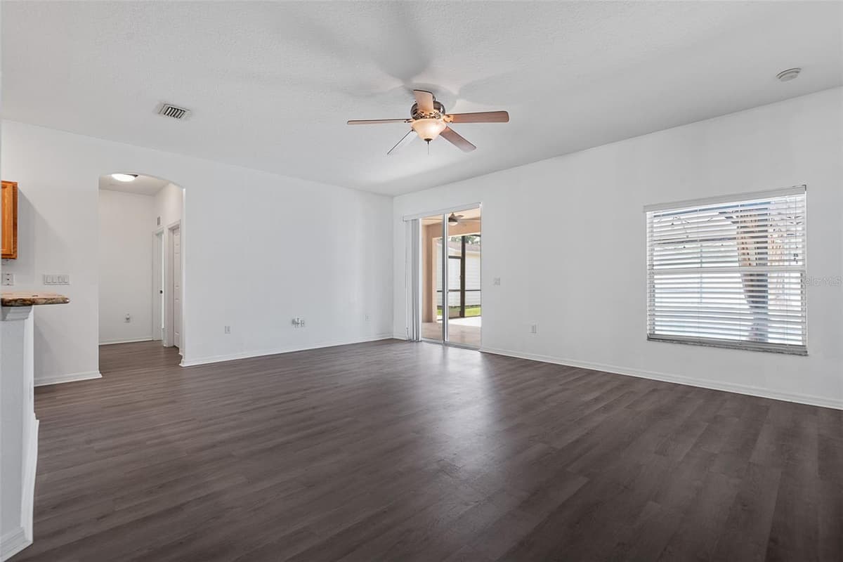 54 PARKVIEW DRIVE — photo 4 of 58