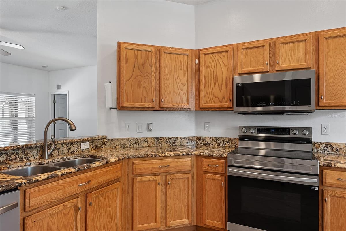 54 PARKVIEW DRIVE — photo 14 of 58