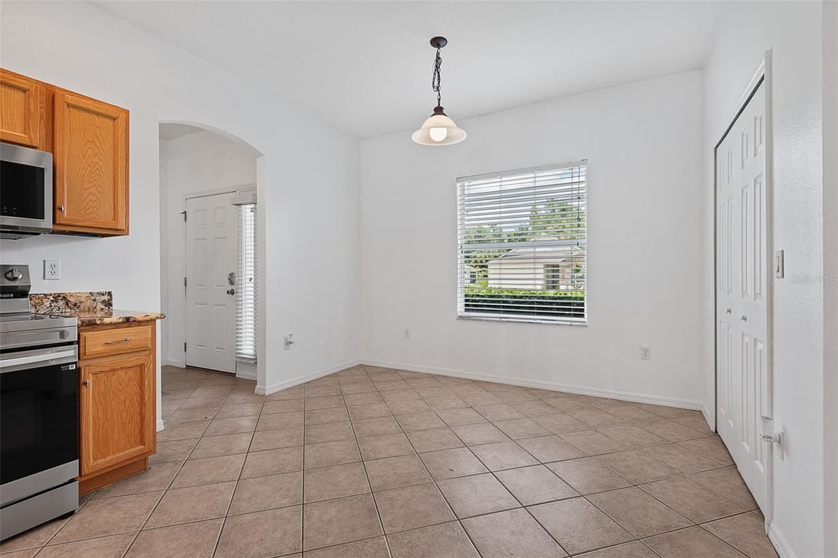 54 PARKVIEW DRIVE — photo 15 of 58