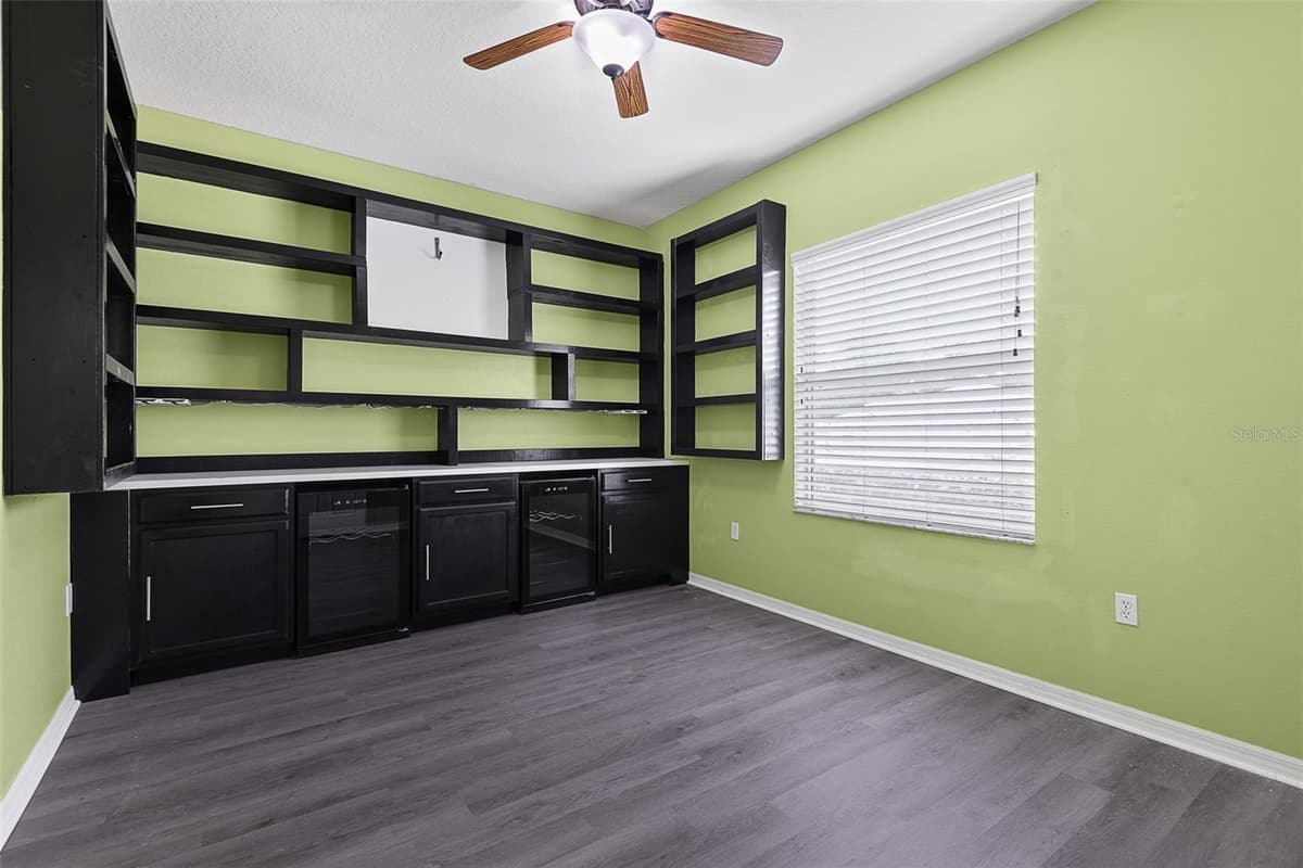 54 PARKVIEW DRIVE — photo 17 of 58