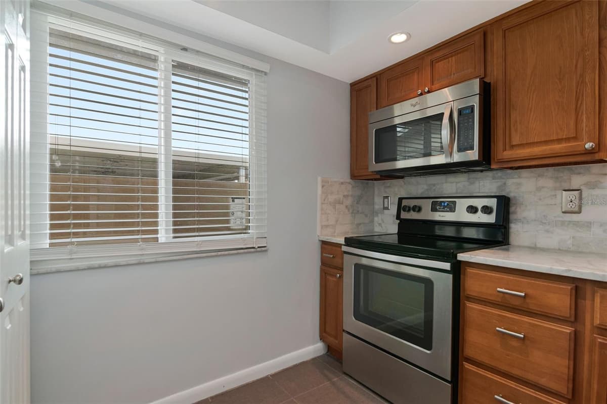 2284 OAK NECK ROAD — photo 15 of 53