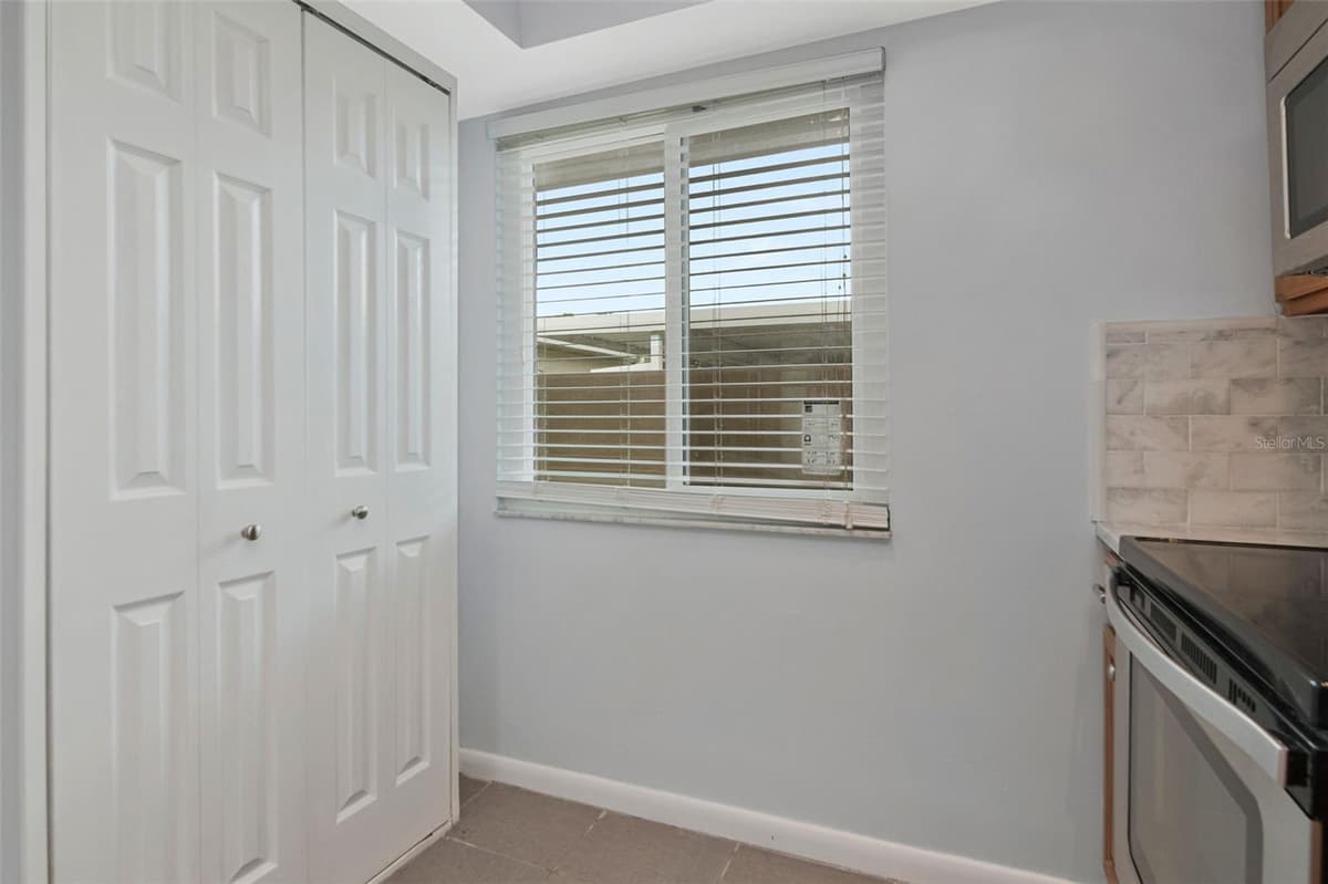 2284 OAK NECK ROAD — photo 18 of 53