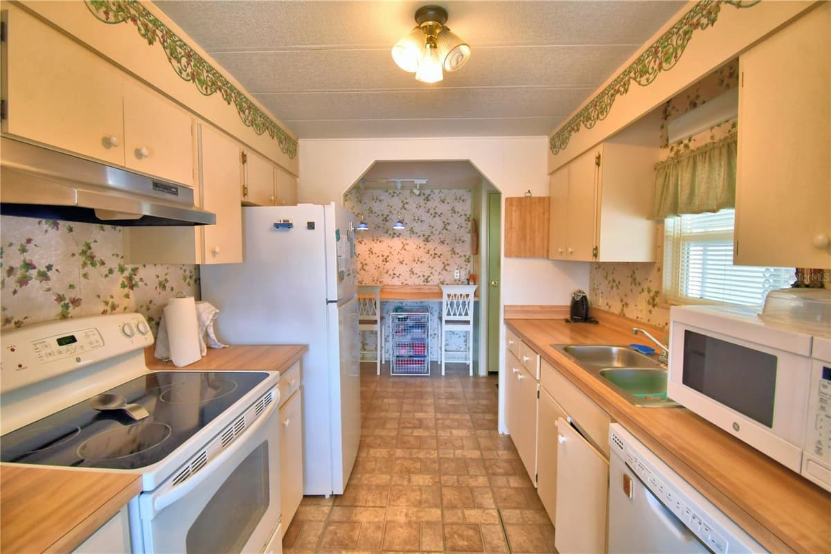 4807 PLUMWOOD STREET — photo 20 of 62