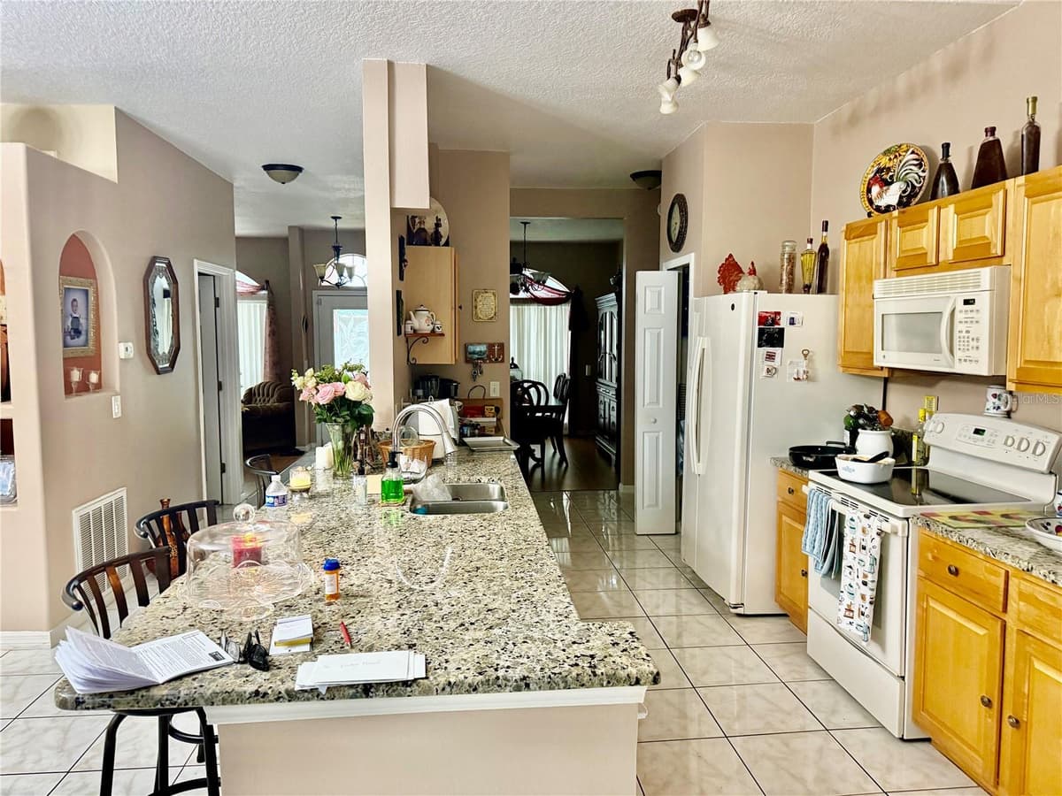 68 RIVERVIEW DRIVE — photo 12 of 23