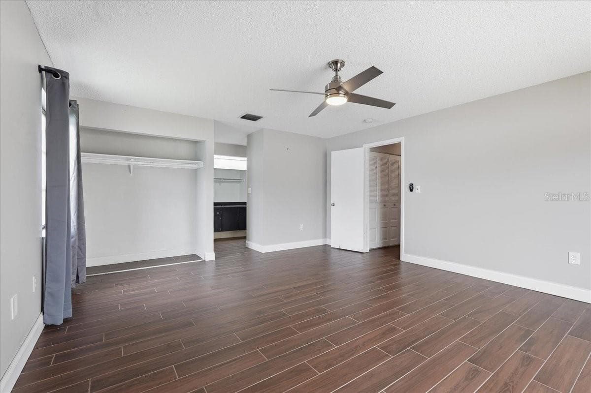 107 ELM SQUARE — photo 12 of 33