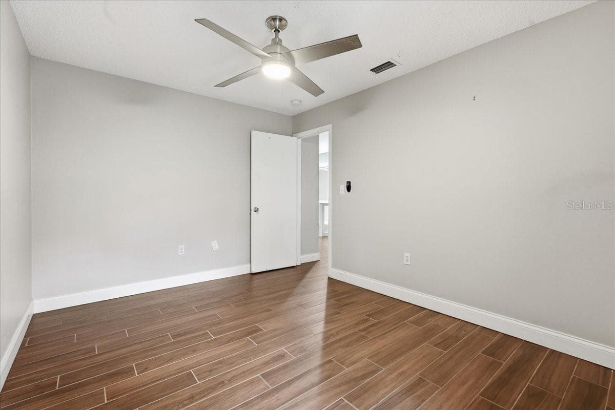 107 ELM SQUARE — photo 19 of 33