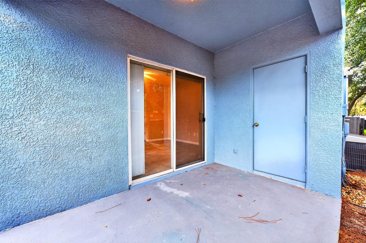 102 WILTON CIRCLE — photo 18 of 24