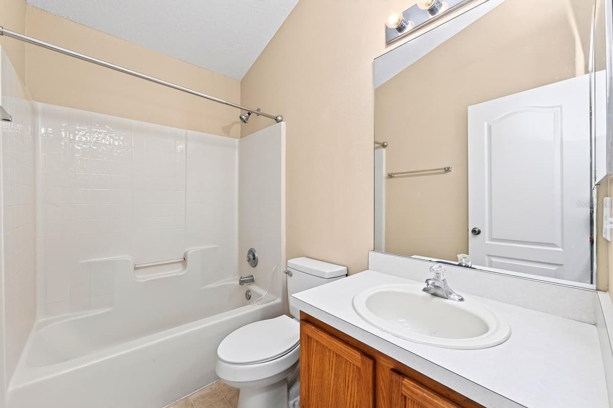 102 WILTON CIRCLE — photo 15 of 24