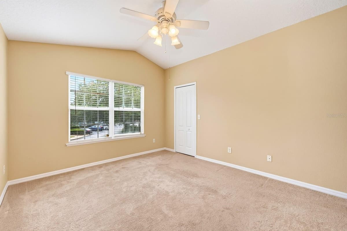 102 WILTON CIRCLE — photo 11 of 24