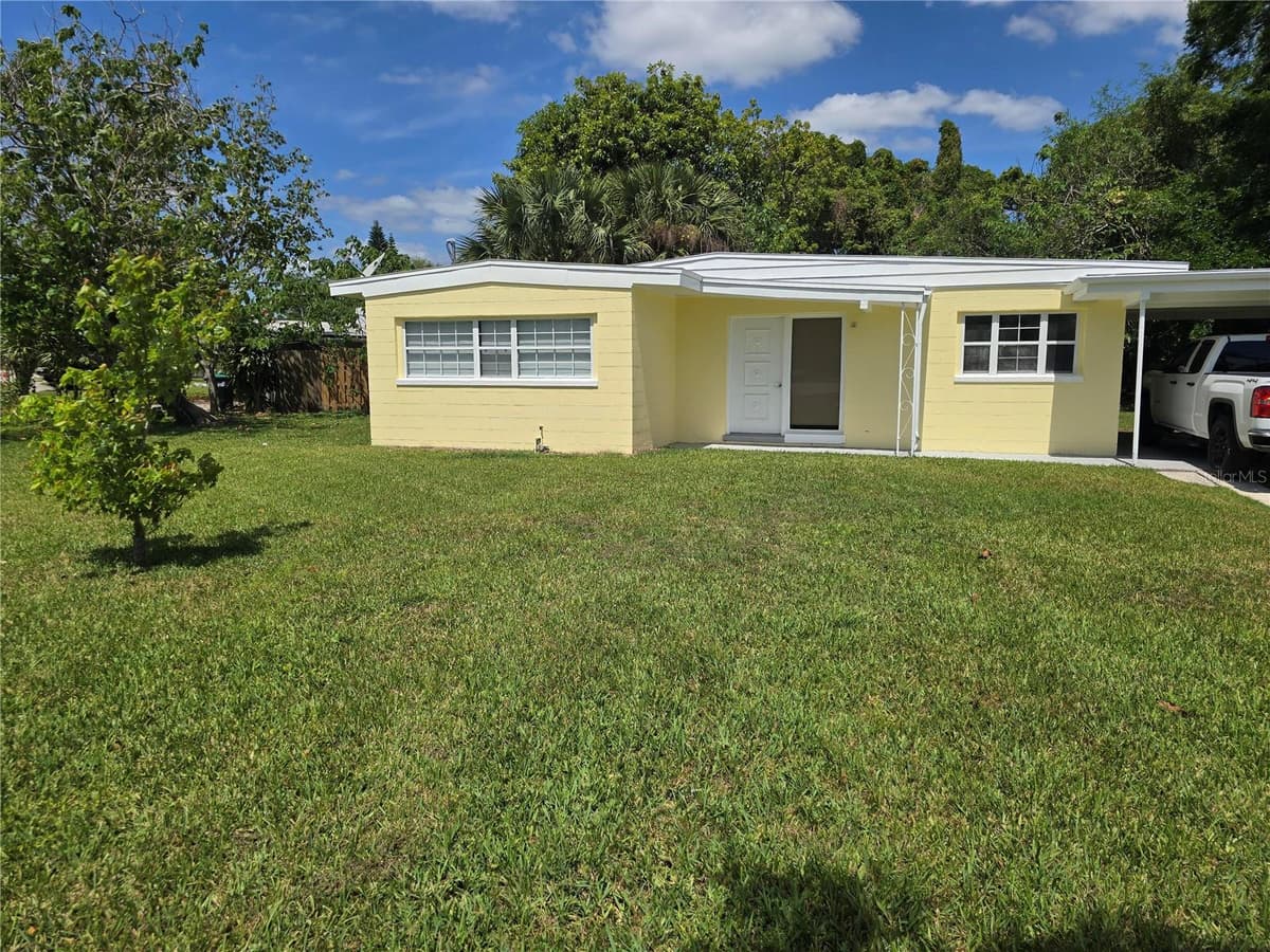 5825 YUCATAN DRIVE — photo 1 of 9