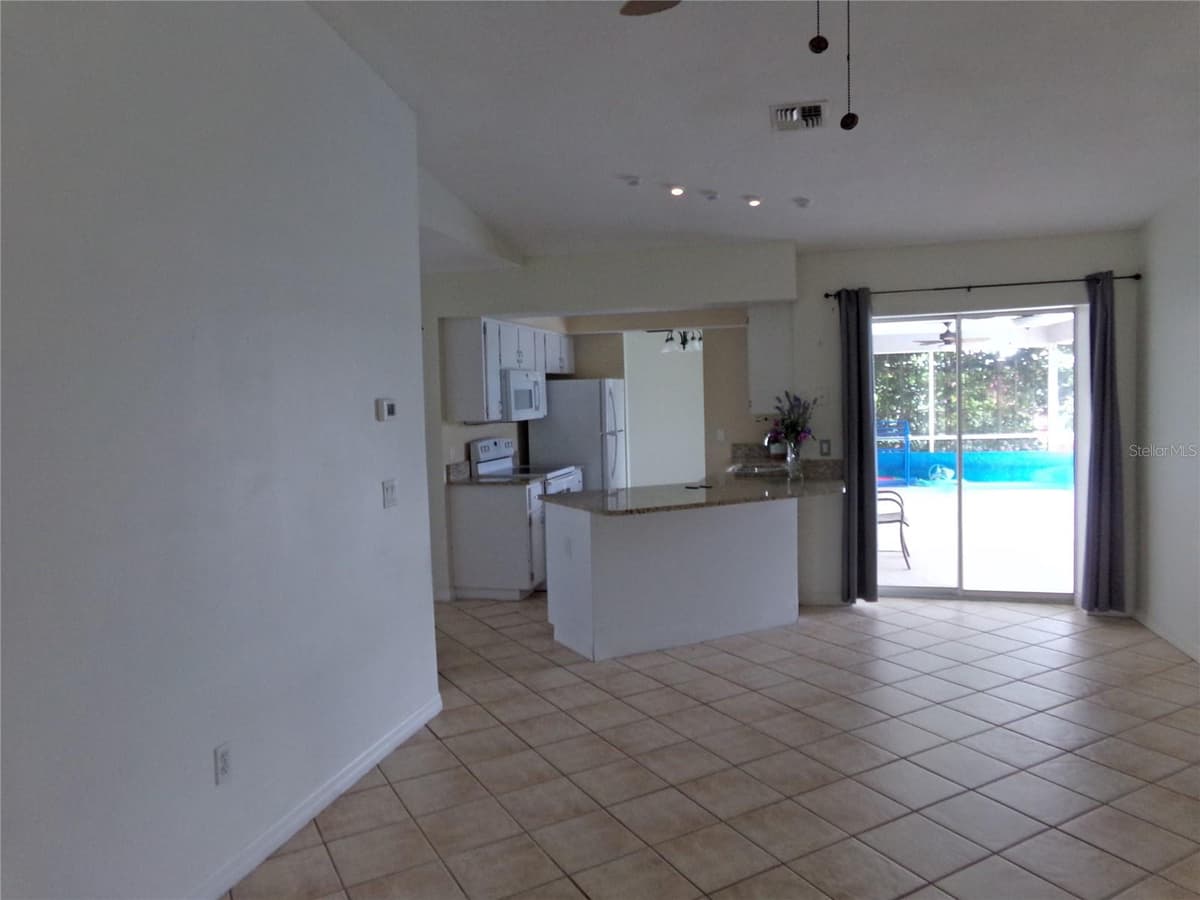 7202 MAMOUTH STREET — photo 7 of 24