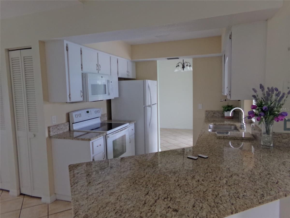7202 MAMOUTH STREET — photo 6 of 24