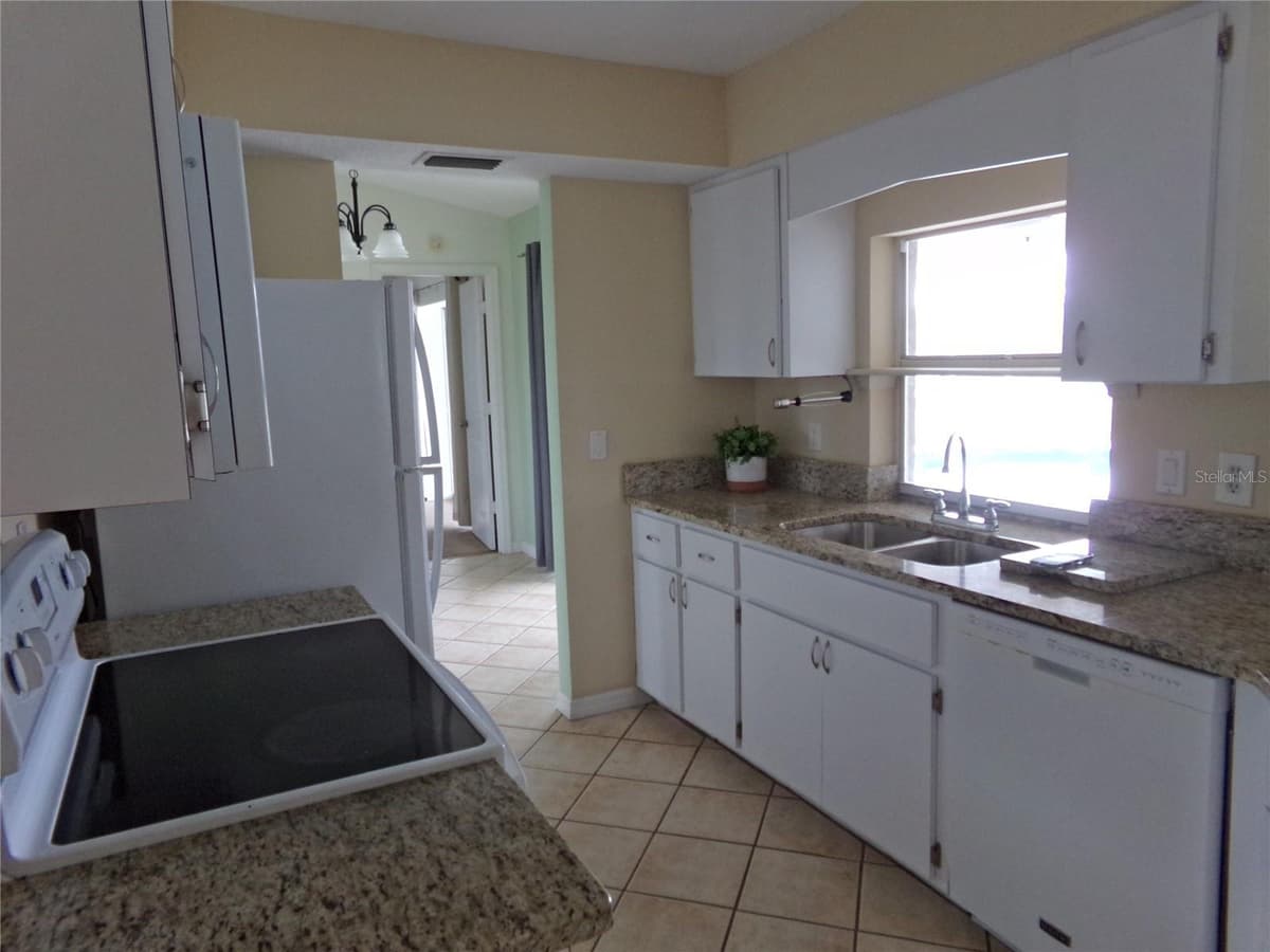7202 MAMOUTH STREET — photo 5 of 24