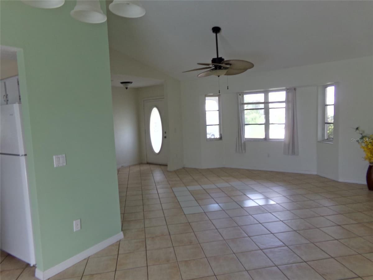 7202 MAMOUTH STREET — photo 3 of 24
