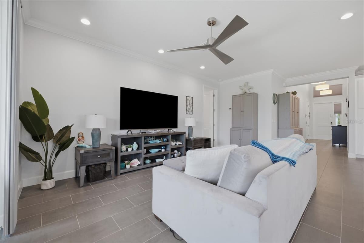 3101 MALTA AVENUE — photo 11 of 31