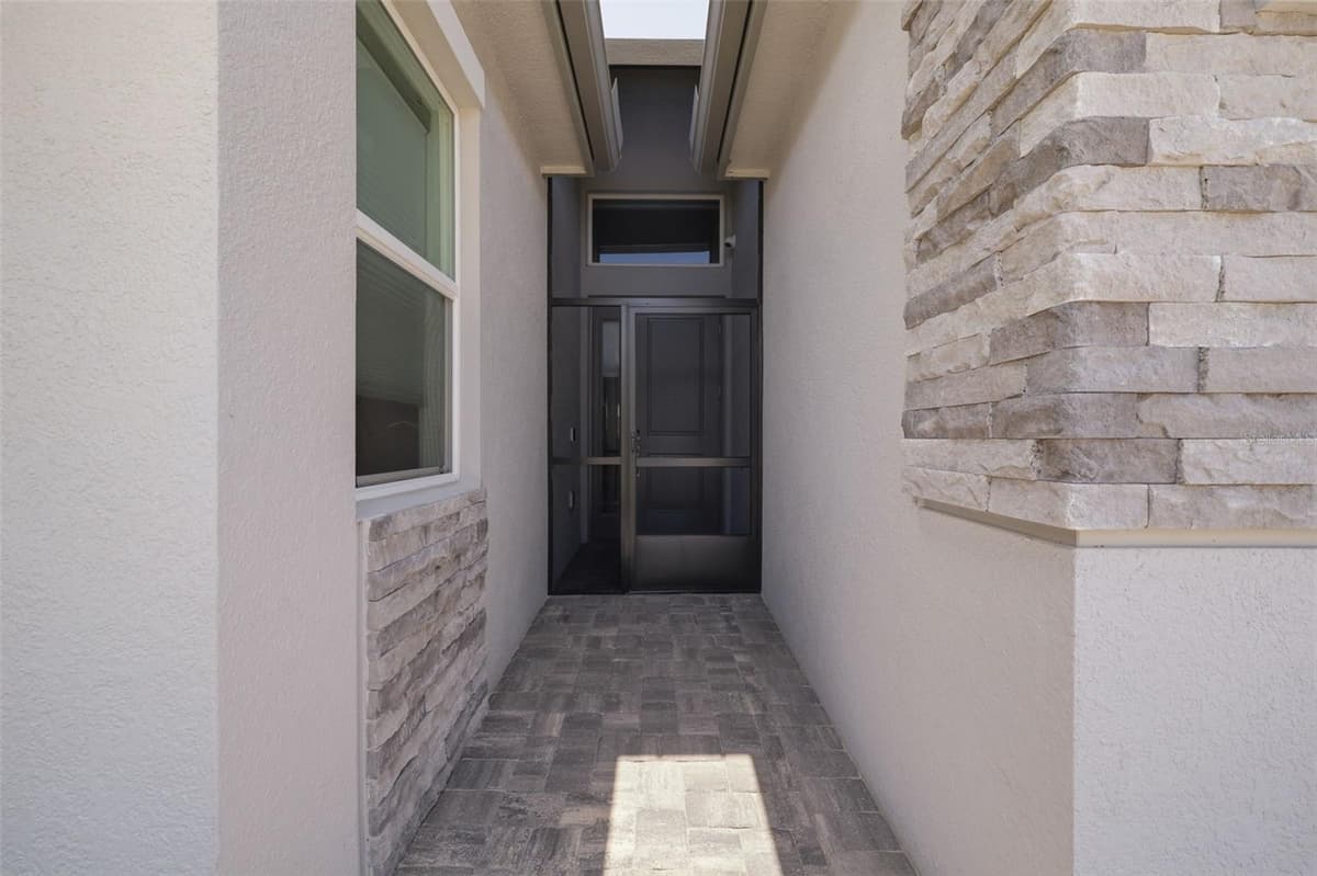 3101 MALTA AVENUE — photo 3 of 31