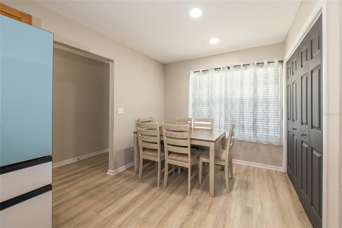 25 ROCKINGHAM LANE — photo 9 of 23