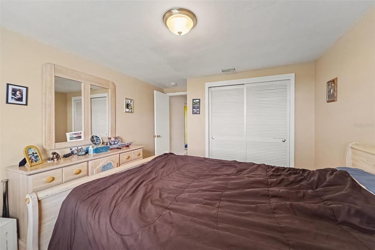 4211 REGAL PLACE — photo 6 of 10