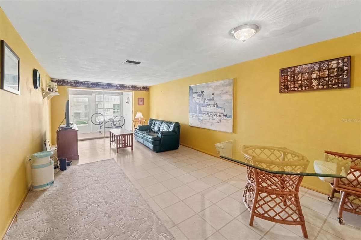 4211 REGAL PLACE — photo 3 of 10