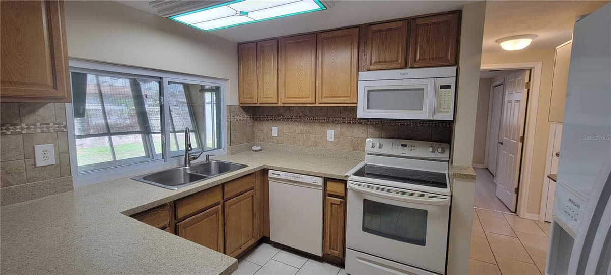 3243 BAYPORT DRIVE — photo 13 of 37