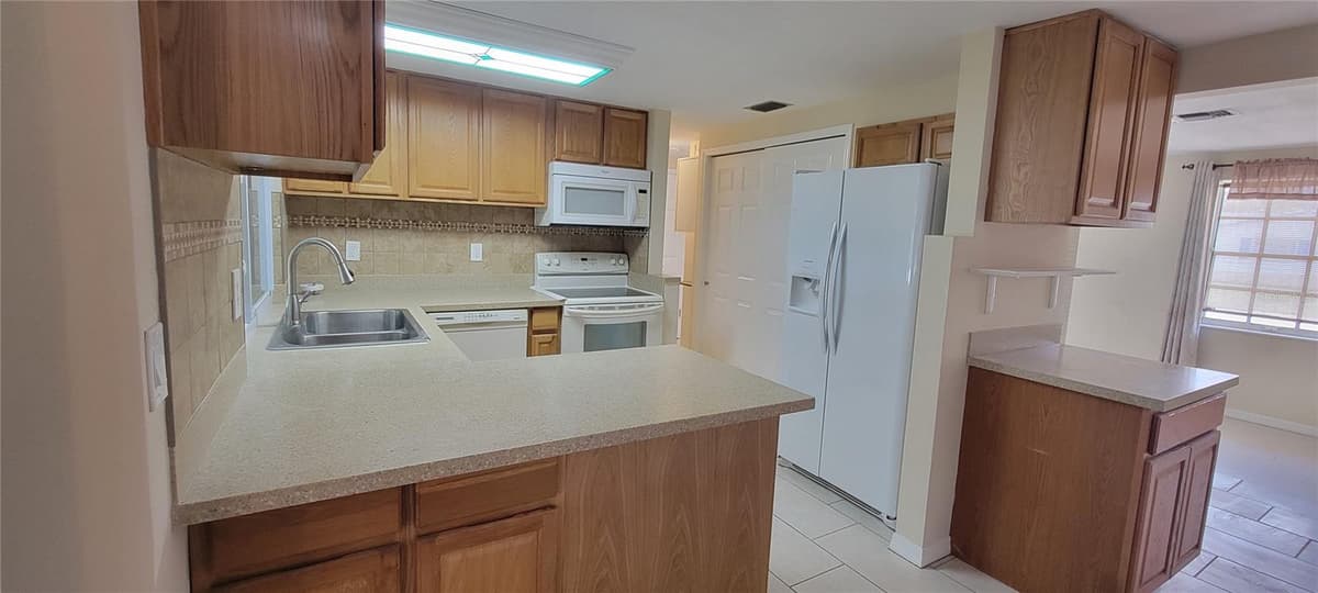 3243 BAYPORT DRIVE — photo 10 of 37