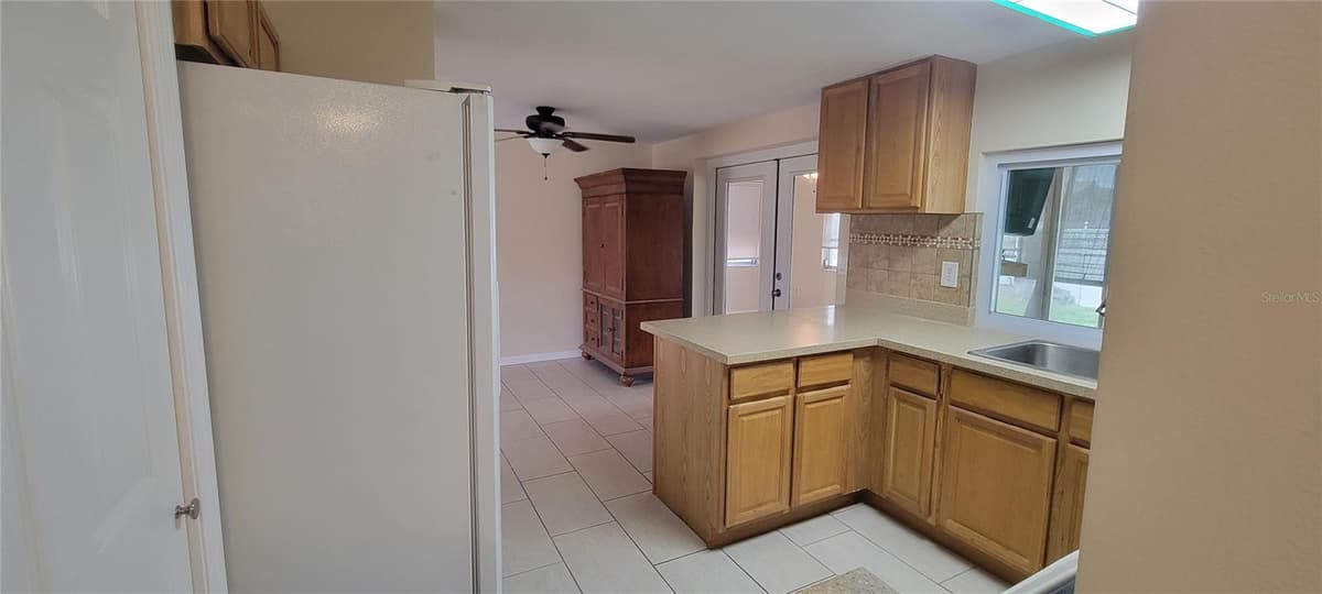 3243 BAYPORT DRIVE — photo 7 of 37