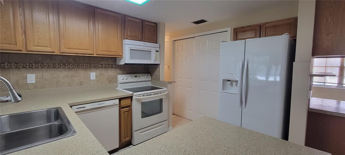 3243 BAYPORT DRIVE — photo 14 of 37