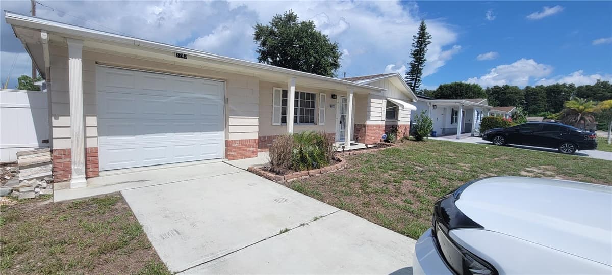 3243 BAYPORT DRIVE — photo 3 of 37