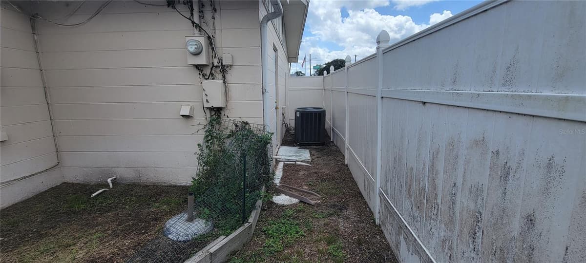 3243 BAYPORT DRIVE — photo 35 of 37