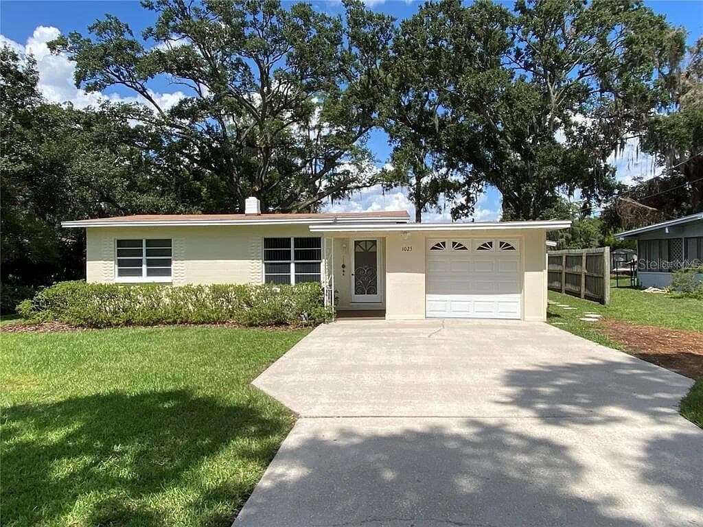 1025 LAKE JESSAMINE DRIVE — photo 1 of 19