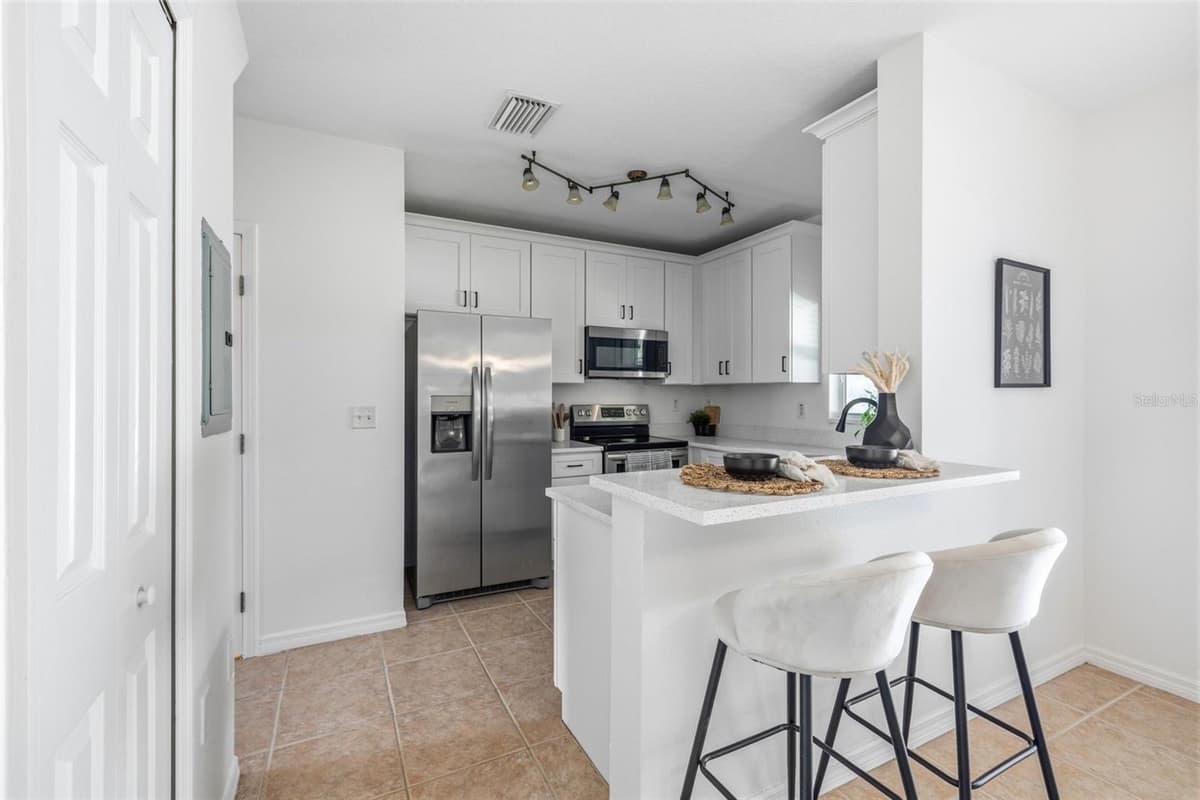 515 SWEET HOLLOW PLACE — photo 11 of 28