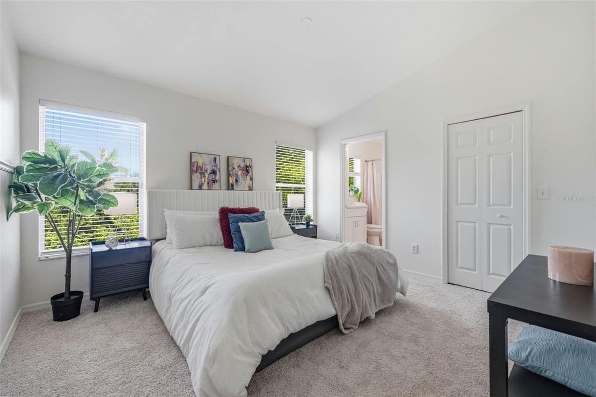 515 SWEET HOLLOW PLACE — photo 17 of 28
