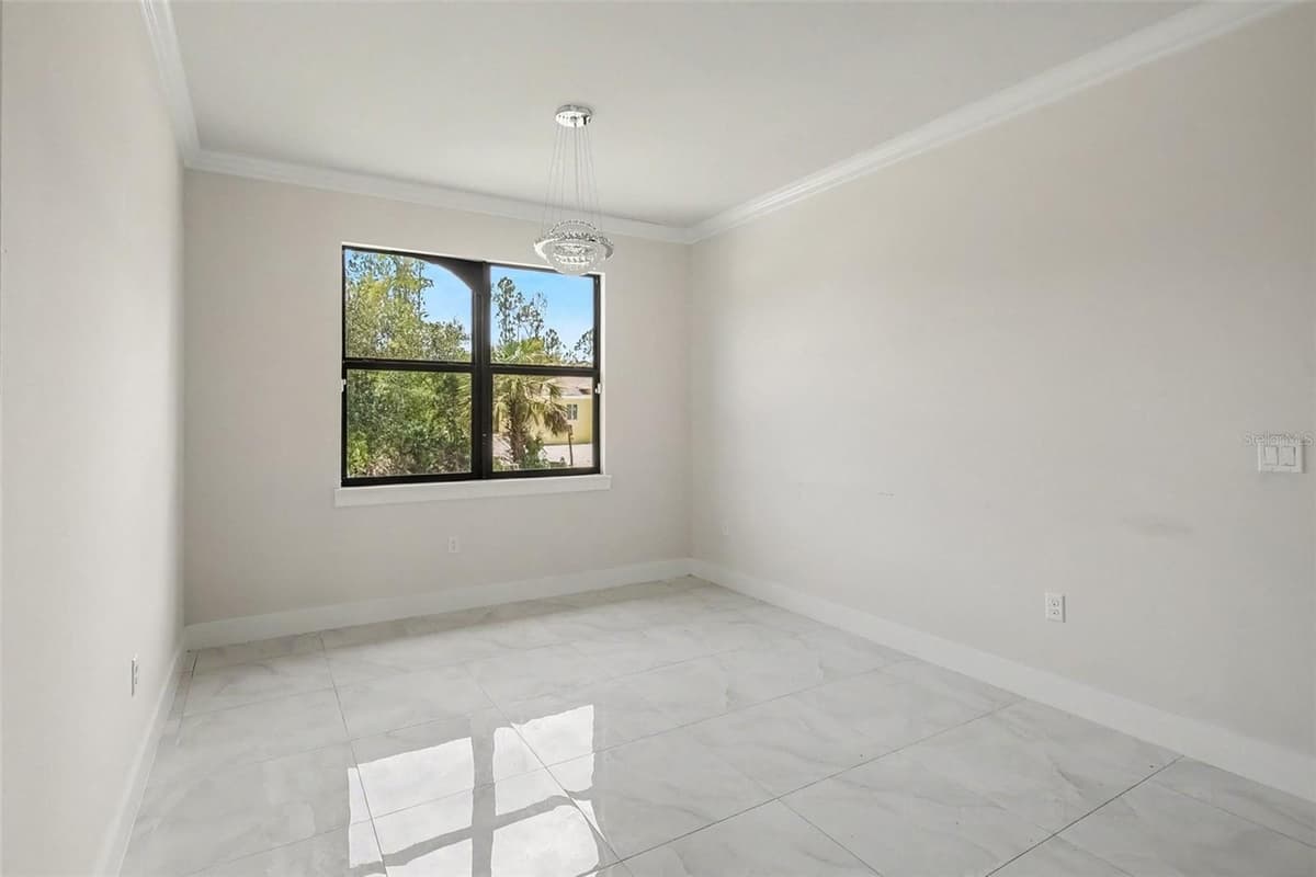 2420 52ND AVENUE — photo 17 of 26