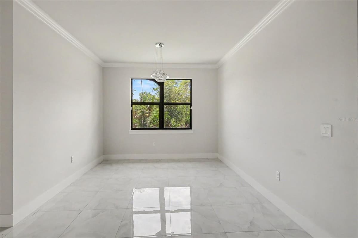 2420 52ND AVENUE — photo 16 of 26